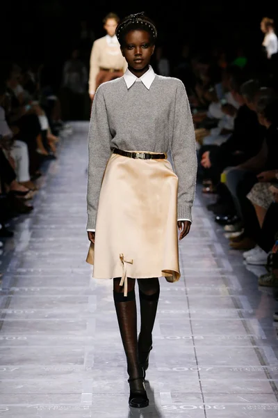 Look 25